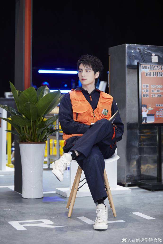 华体会官网入口-包含上海队全场碾压全国篮球锦标赛，如同剧本杀再现，弹幕刷屏的词条