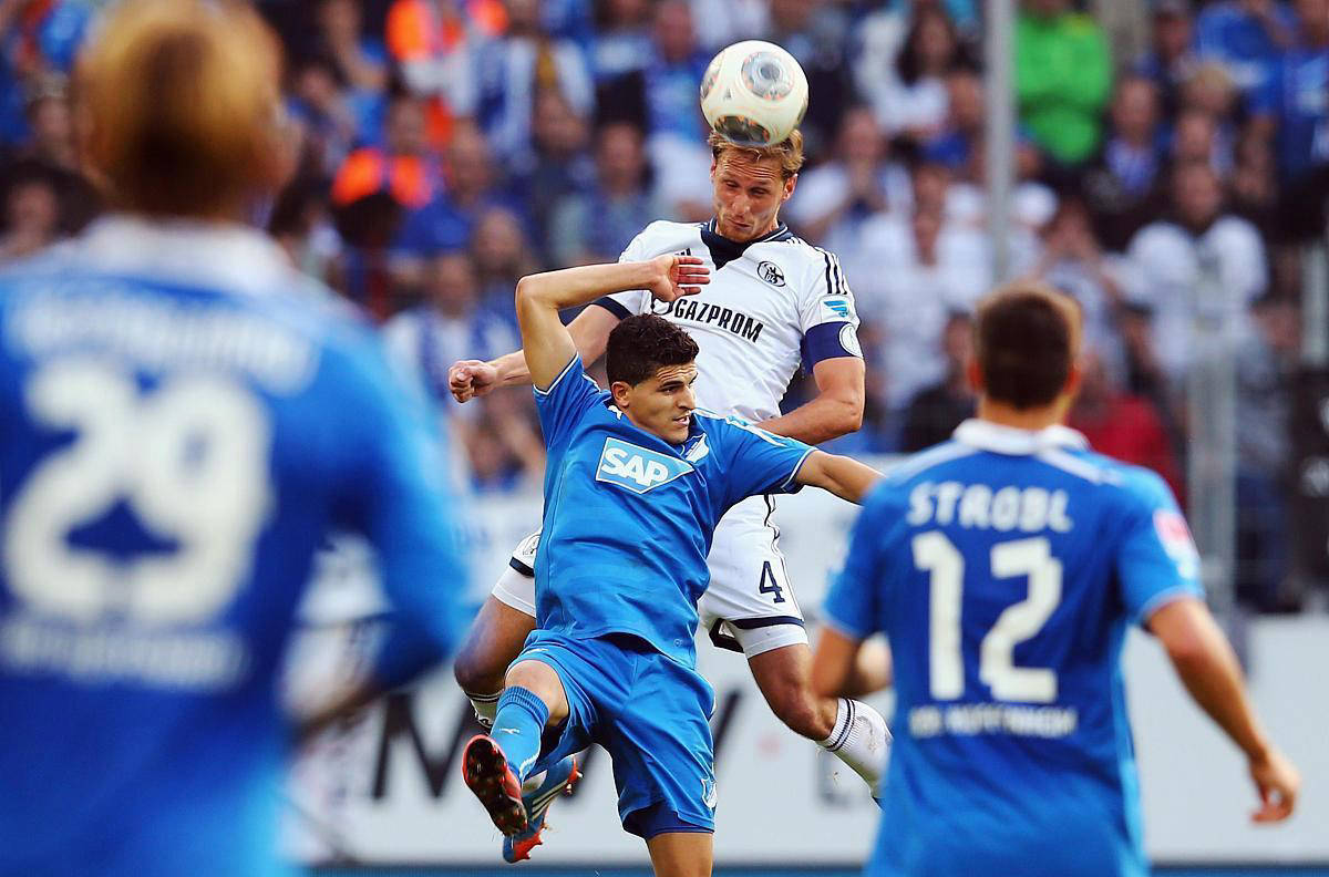 柏林赫塔客场逆转沃尔夫斯堡，成功保级