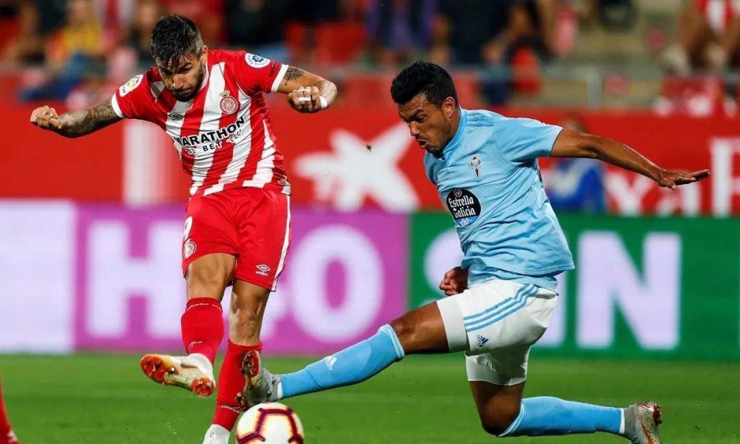 塞维利亚主场取胜，赢得球迷喝彩