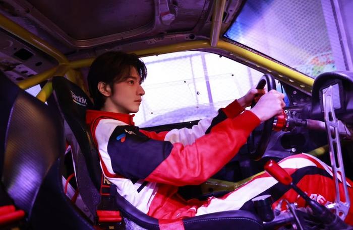 花游混双体现完美默契，千锤百炼成绩亮眼的简单介绍