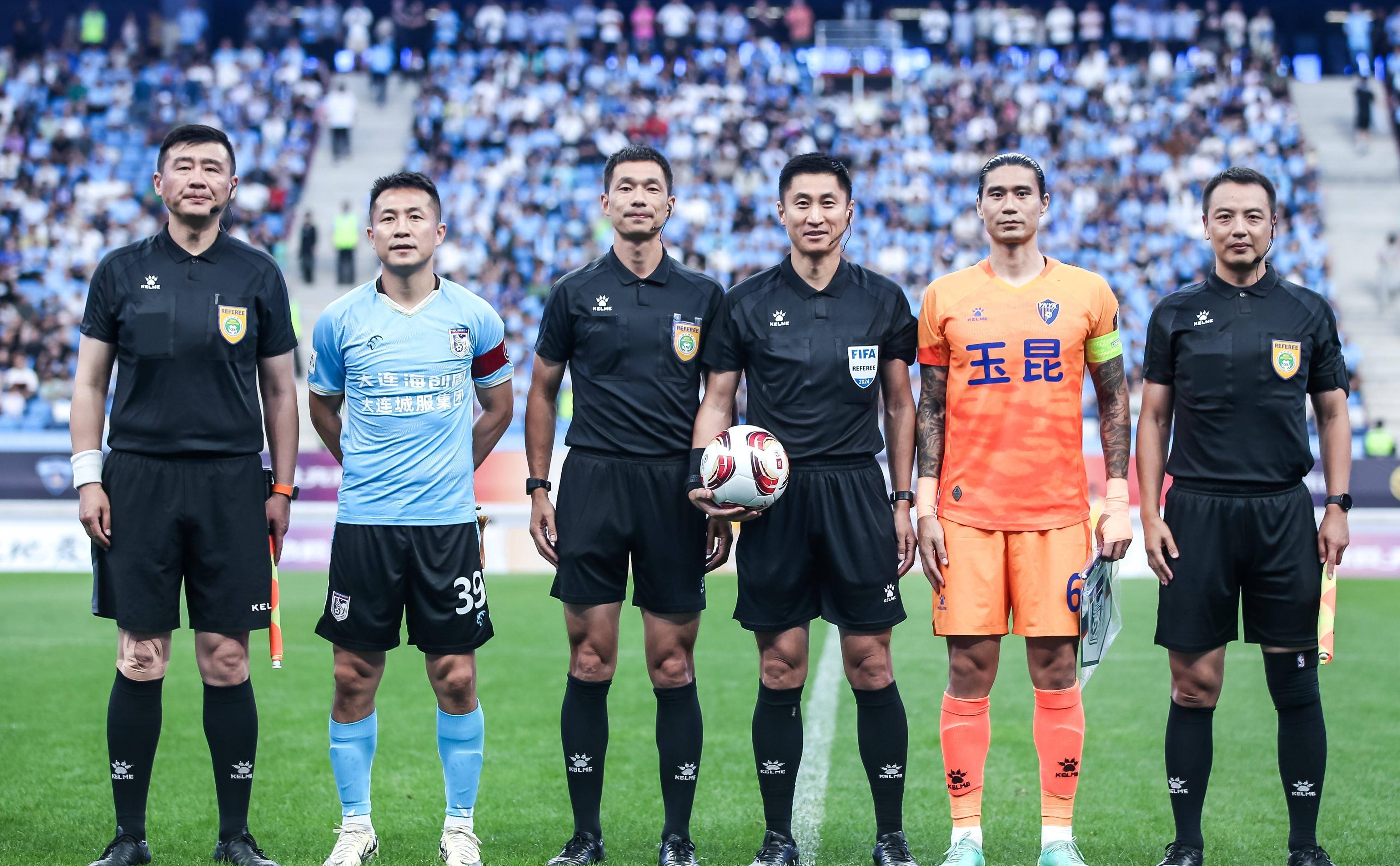 华体会亚洲官网-球队团结一心，迎战强敌争取胜利