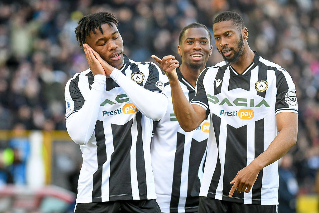 都灵客场大胜乌迪内斯，继续领跑积分榜