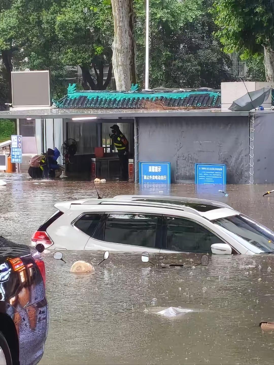 华体会网页版登录入口-包含武汉铁汉水泄不通，遭遇多场失利的词条