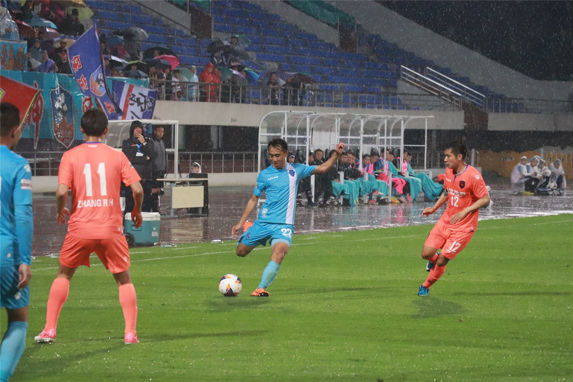 包含山西大宁客场被逆转，遭遇两连败的词条