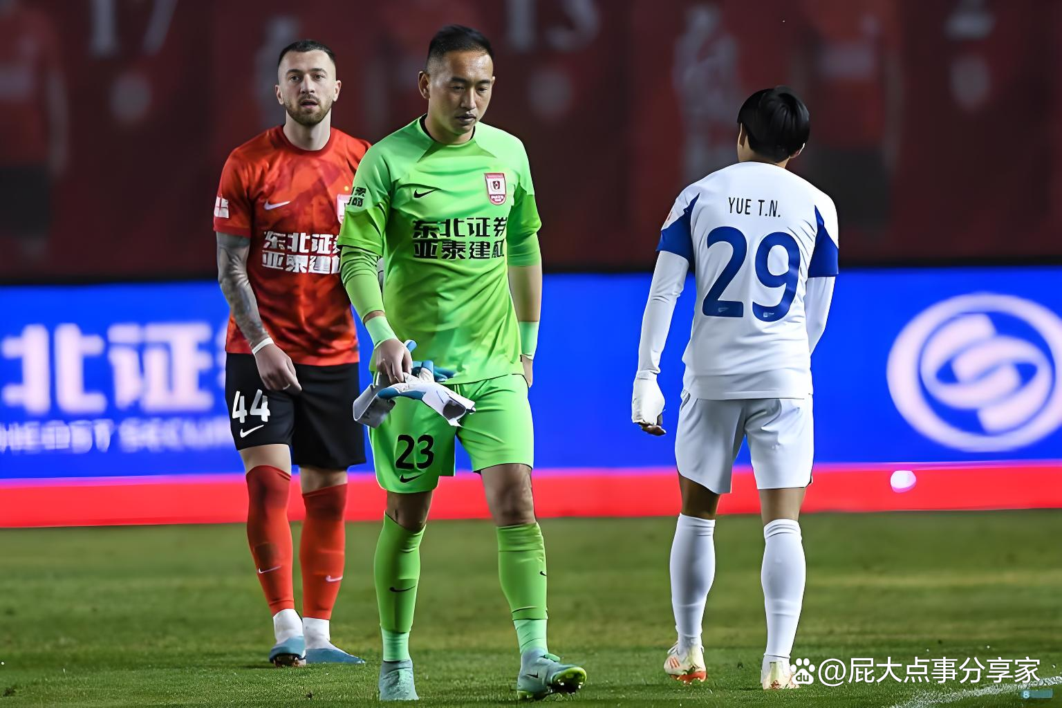 华体会新闻-包含长春亚泰凭借进球力克深圳佳兆业的词条