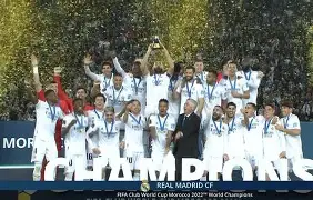 关于皇马官方宣布主席佩雷斯新冠阳性！球队准备应对疫情冲击的信息