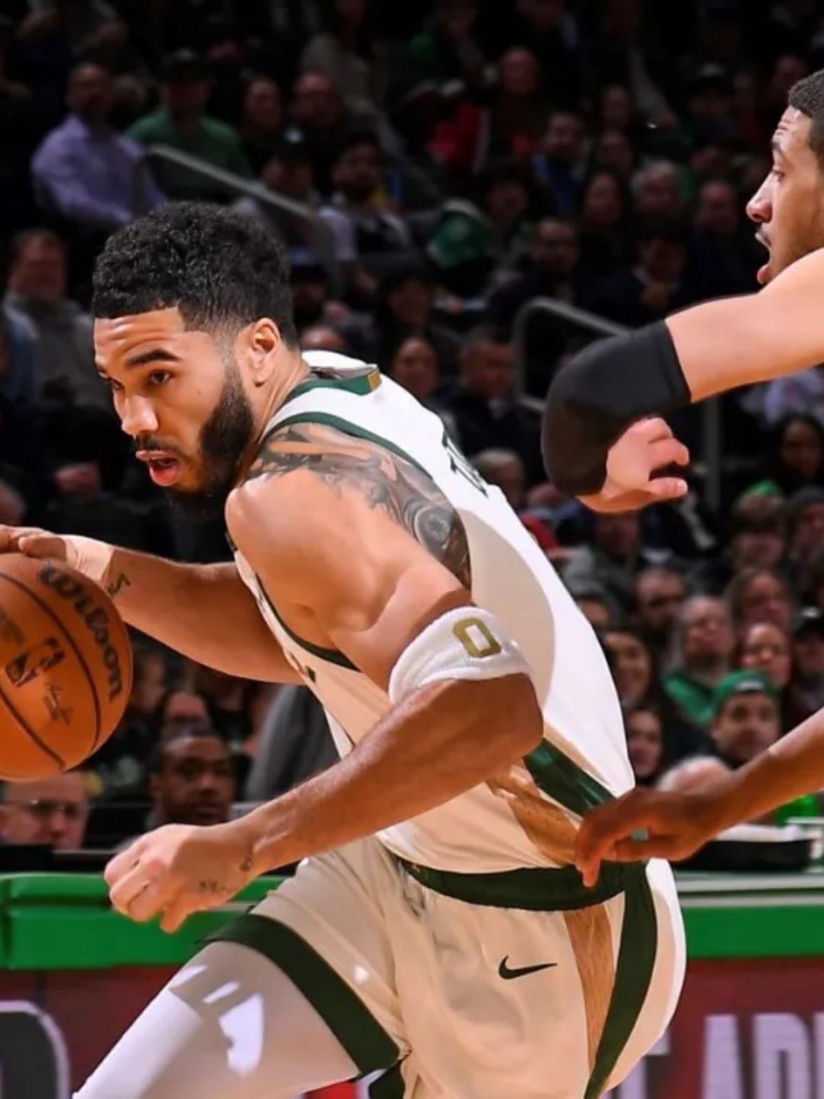 凯尔特人逆转黄蜂，迎来横扫