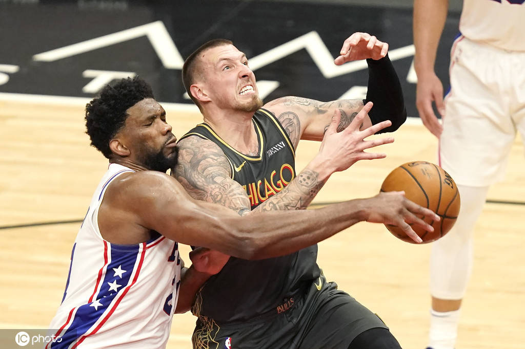 俄罗斯球队多点开花击败对手