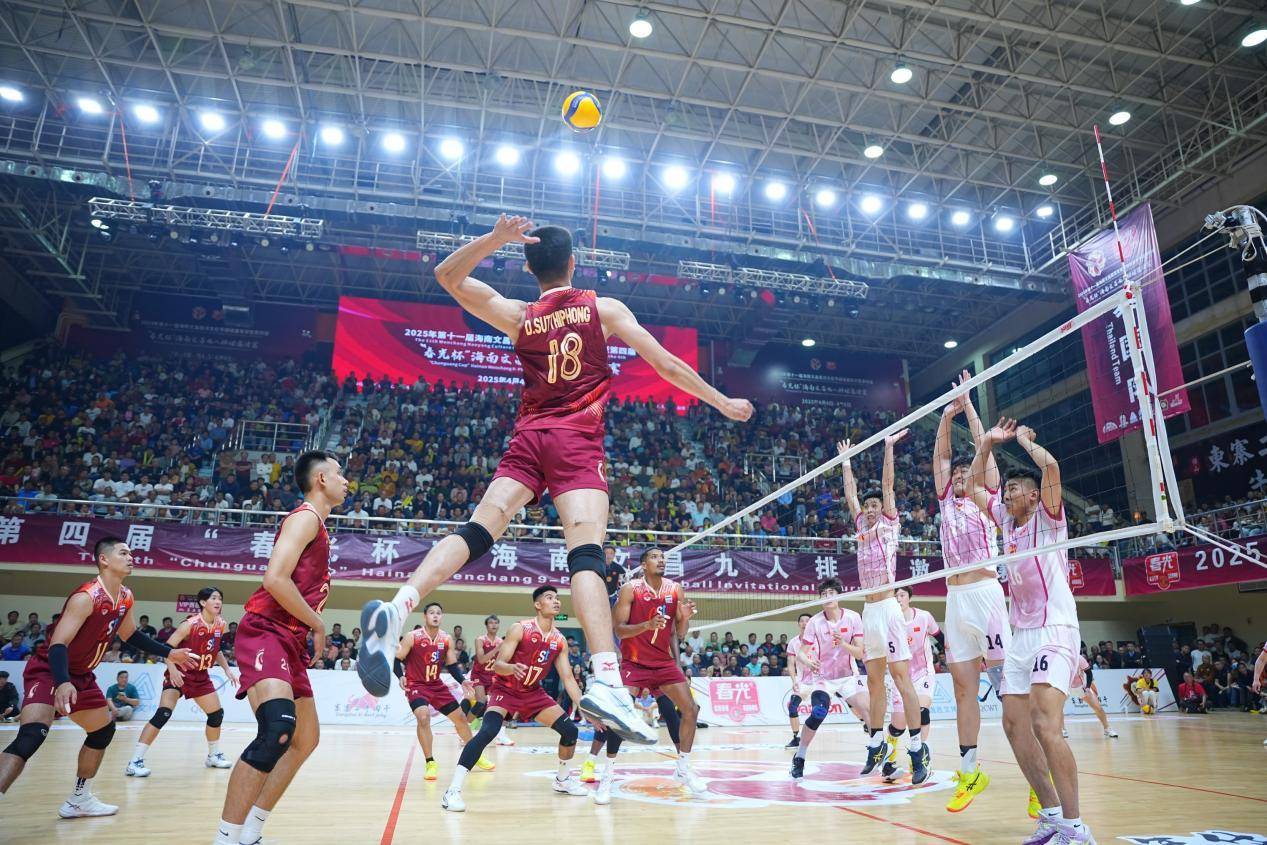 海南男篮在场上表现出色，成功赢下比赛